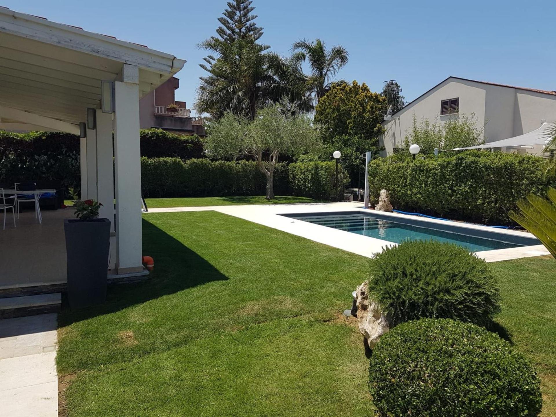 Villa Sicilia Lascari Bilik gambar